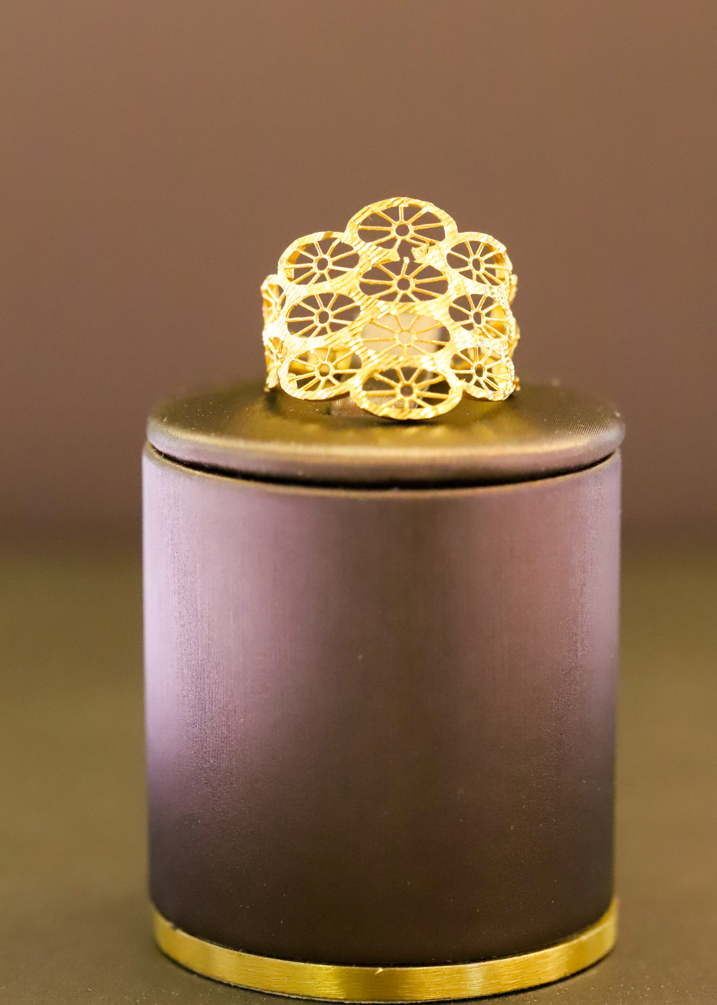 Diamond-set gold ring