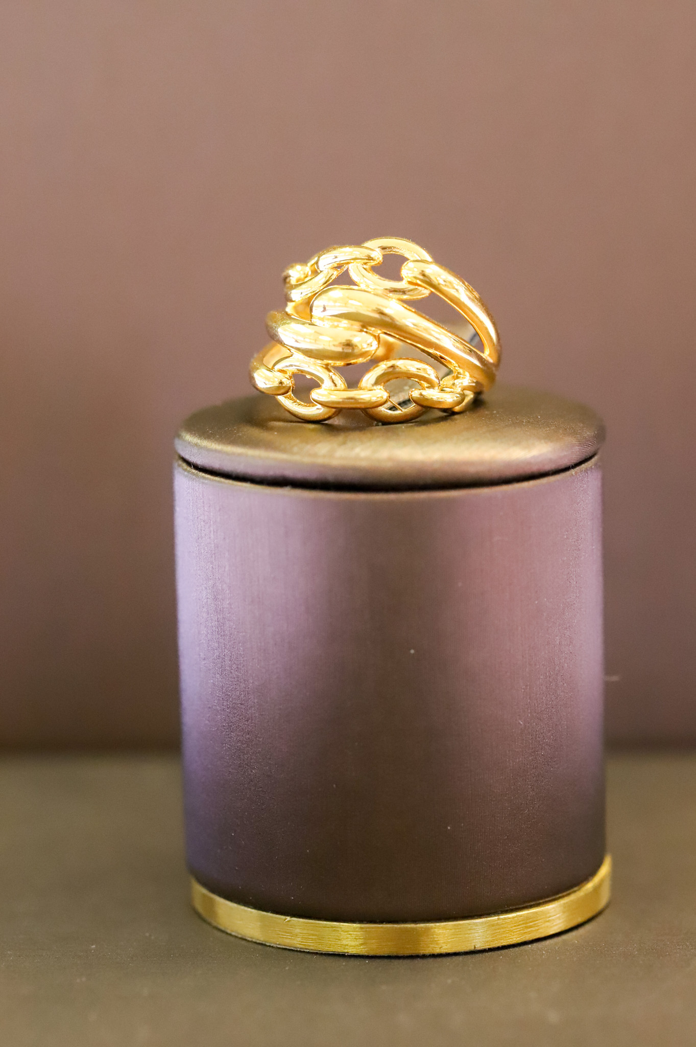 Filigree gold ring