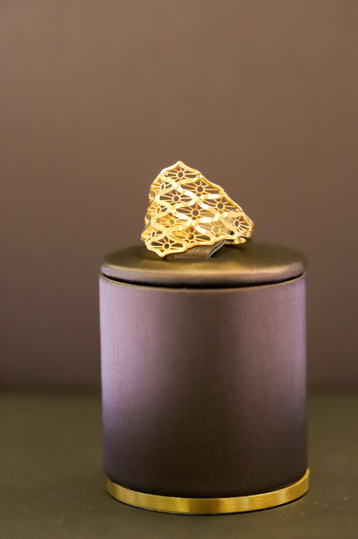 Filigree gold ring