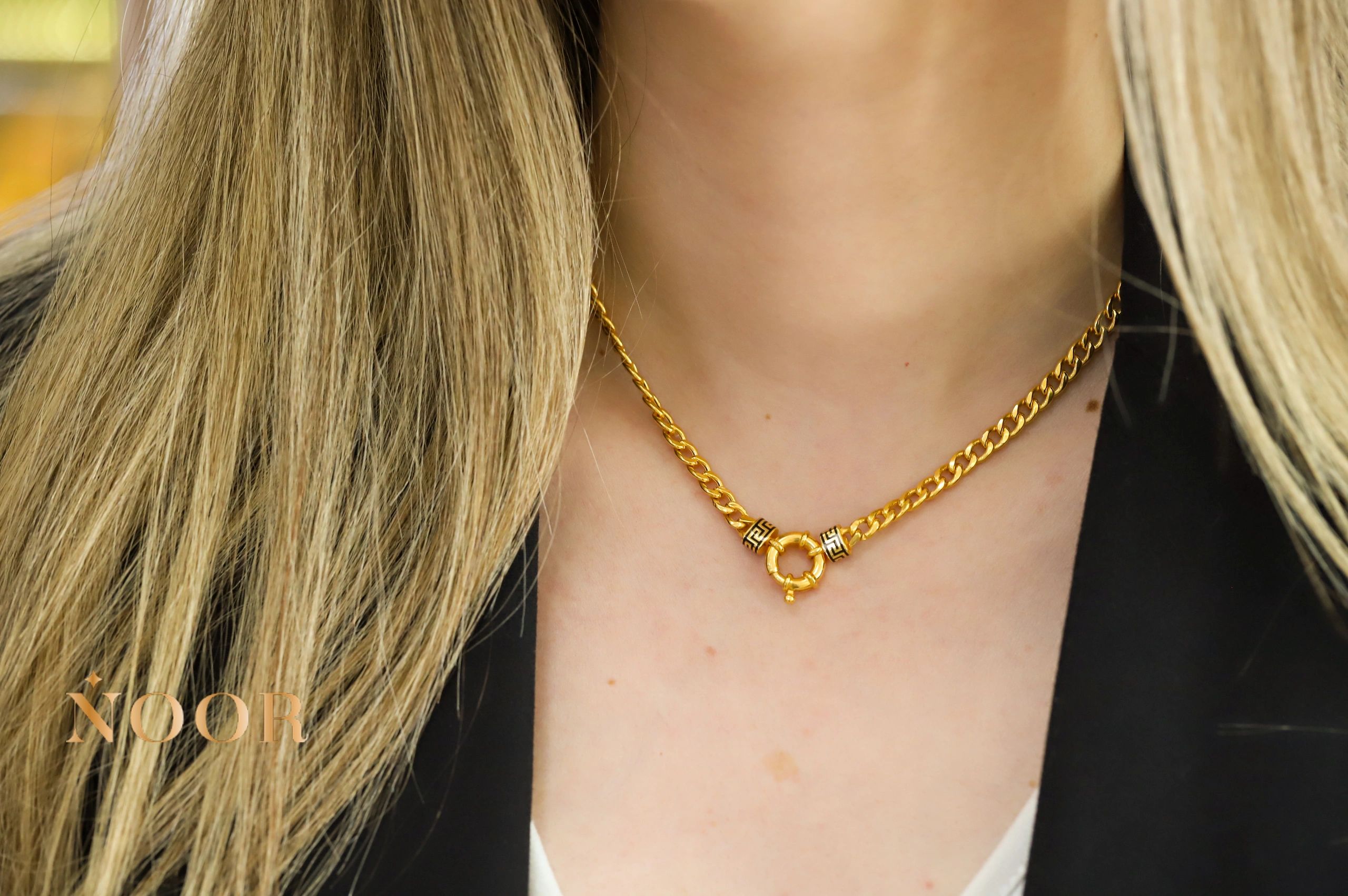 Gold chain necklace